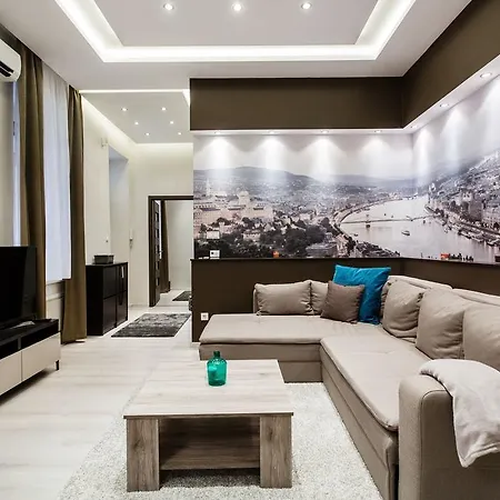 K10 * Будапешт